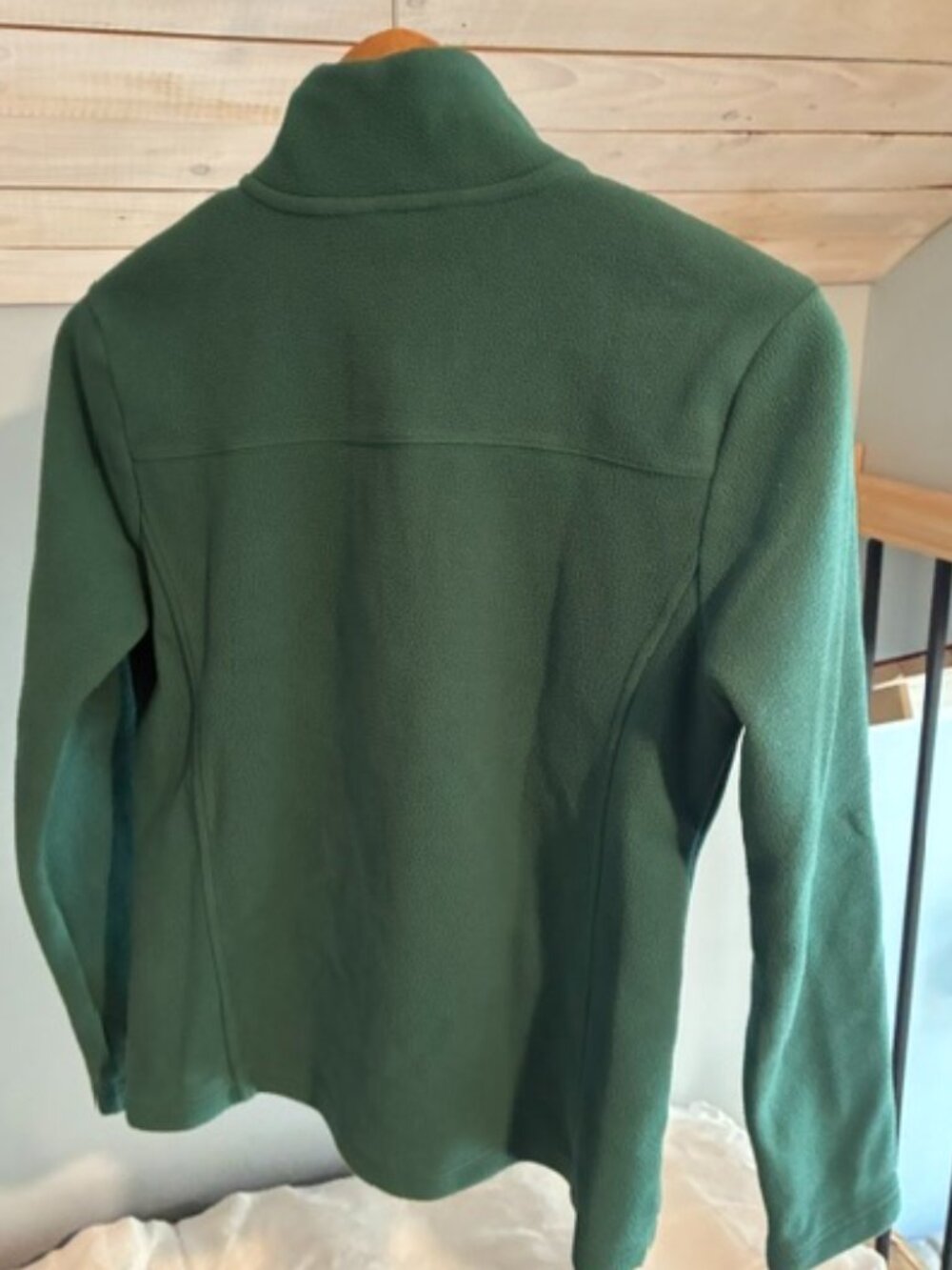 Brooks Brothers half zipper fleece sweater. Size M - Picture 2 of 3